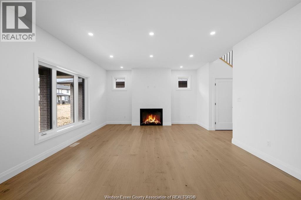 Photo 6 of 8040 Meo Boulevard, Lasalle ON