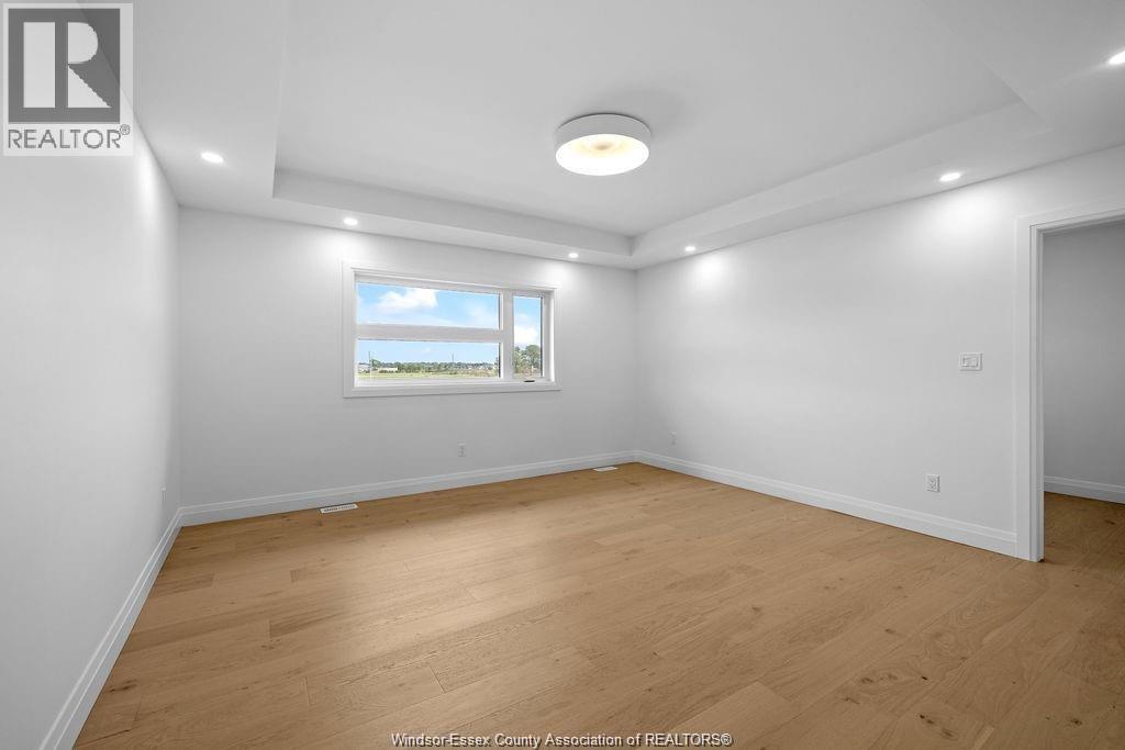 Photo 21 of 8040 Meo Boulevard, Lasalle ON