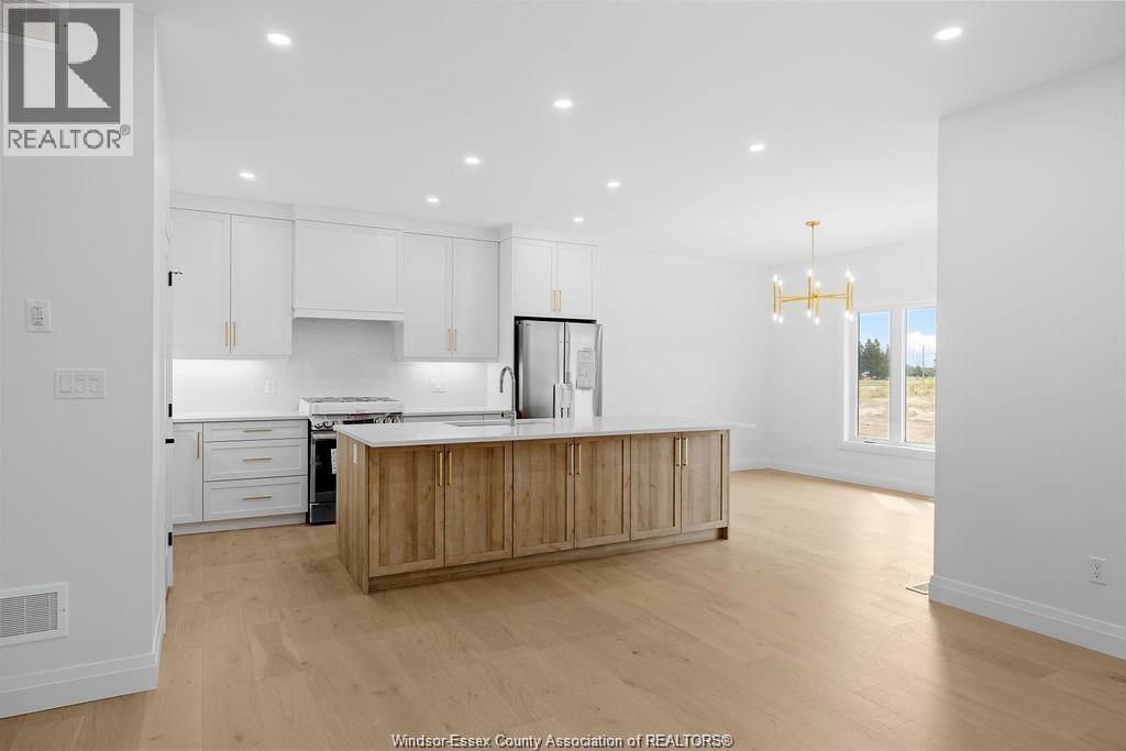 Photo 9 of 8040 Meo Boulevard, Lasalle ON