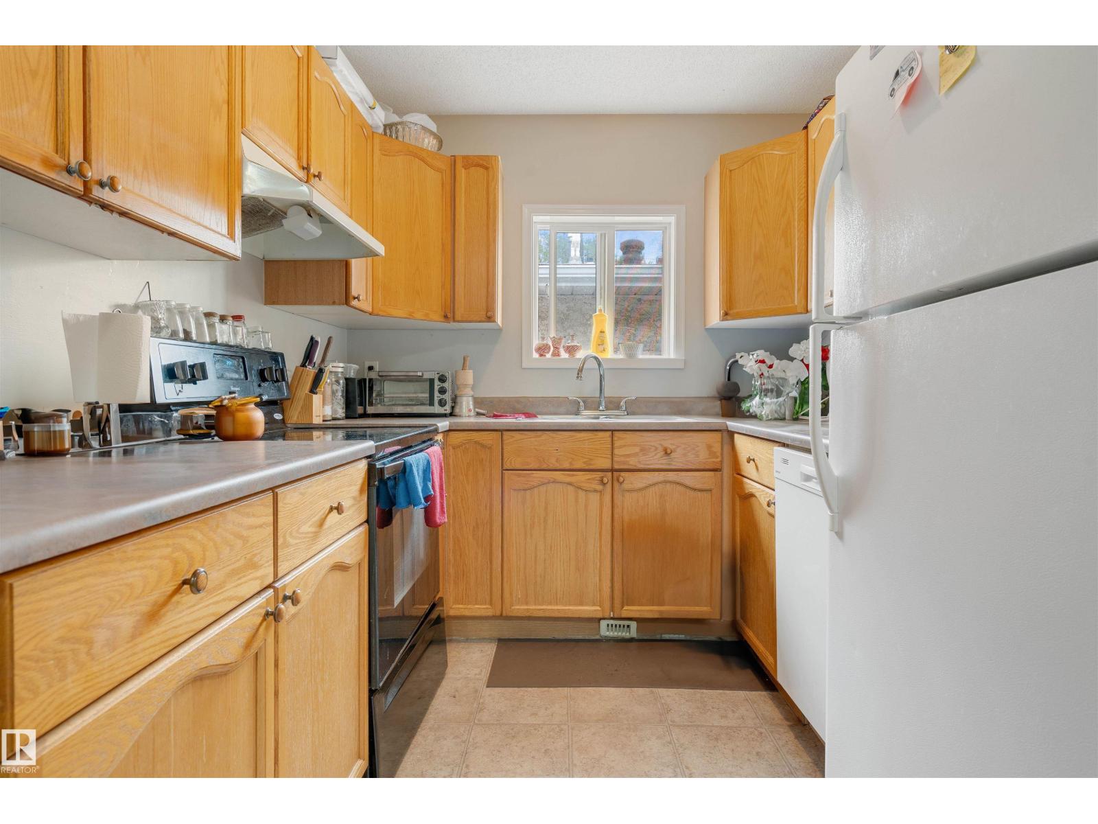 Photo 16 of 12957 12959 117 St Nw, Edmonton AB