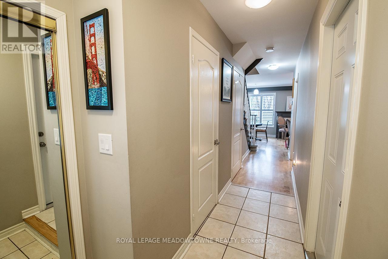 Photo 10 of 6867 Shade House Court N, Mississauga ON