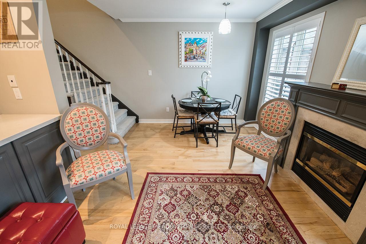 Photo 3 of 6867 Shade House Court N, Mississauga ON