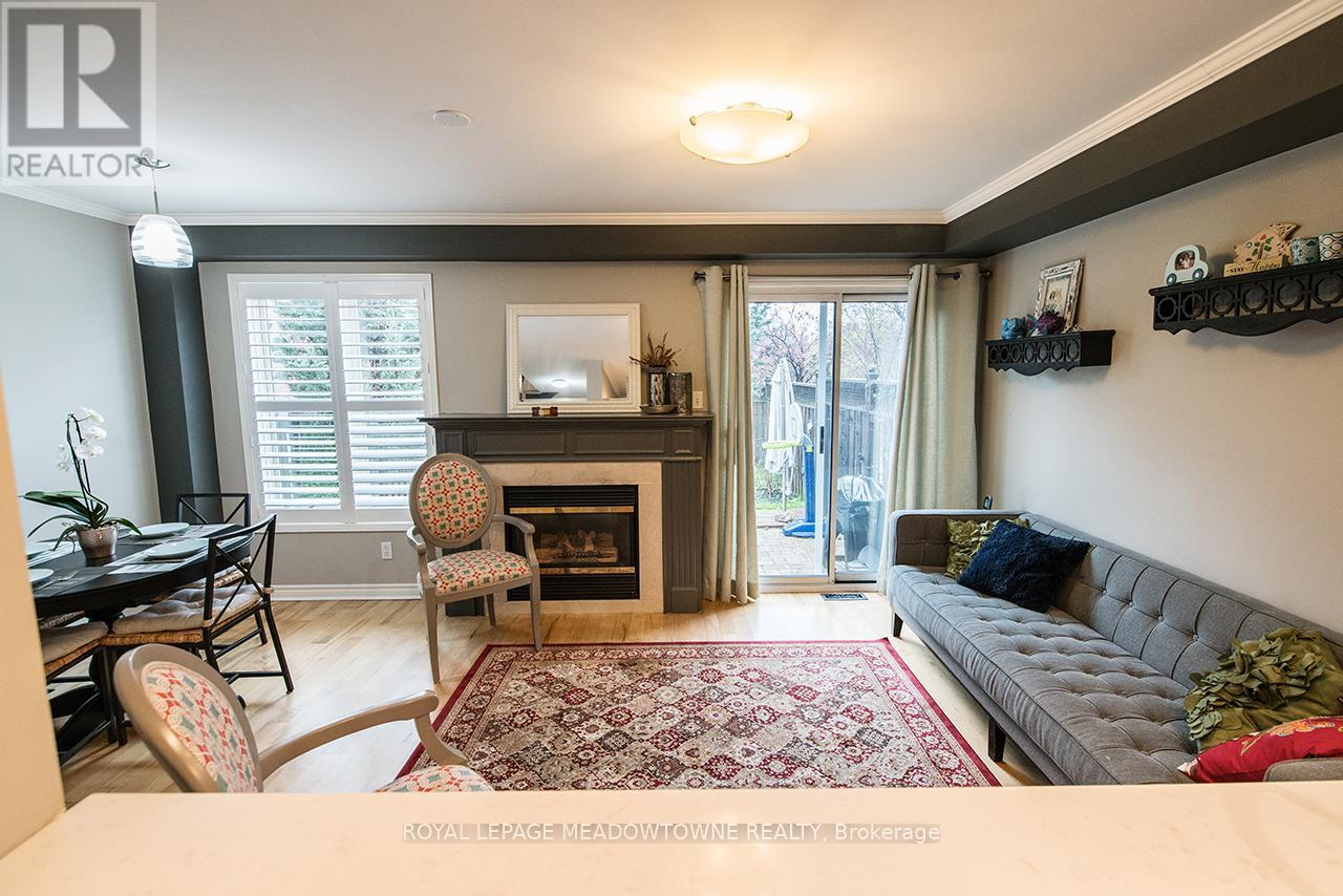 Photo 8 of 6867 Shade House Court N, Mississauga ON