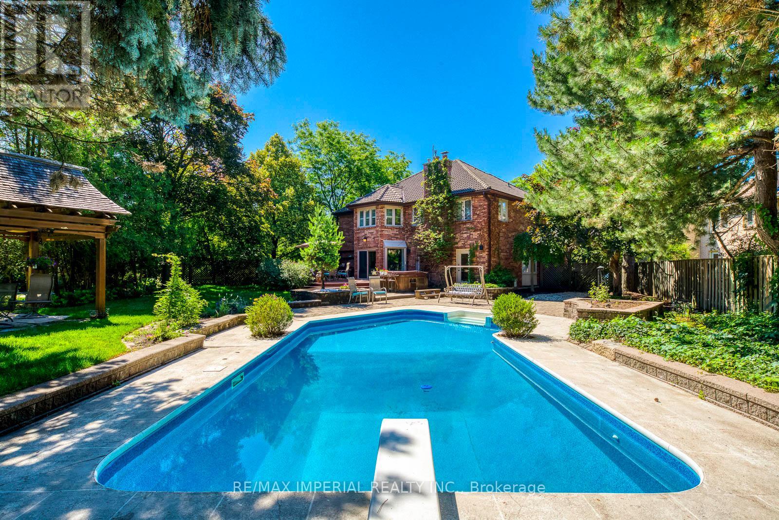 Photo 1 of 341 Acacia Court, Oakville ON