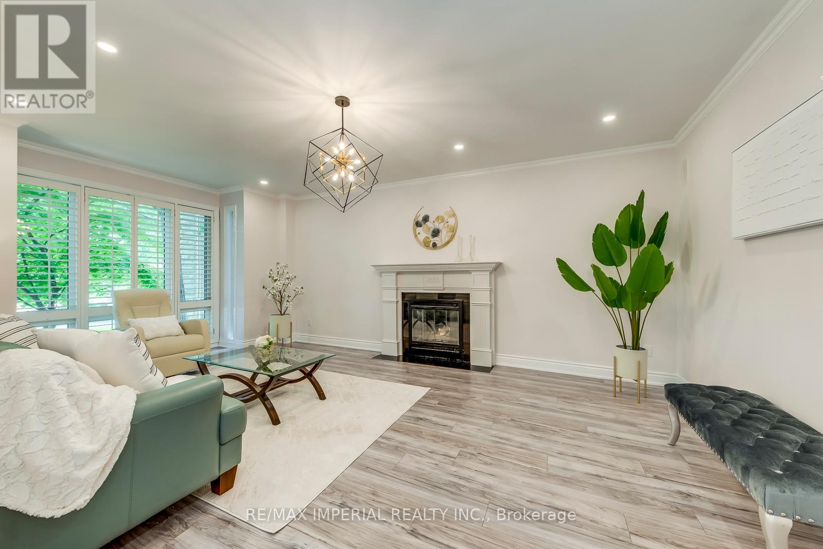 Photo 20 of 341 Acacia Court, Oakville ON