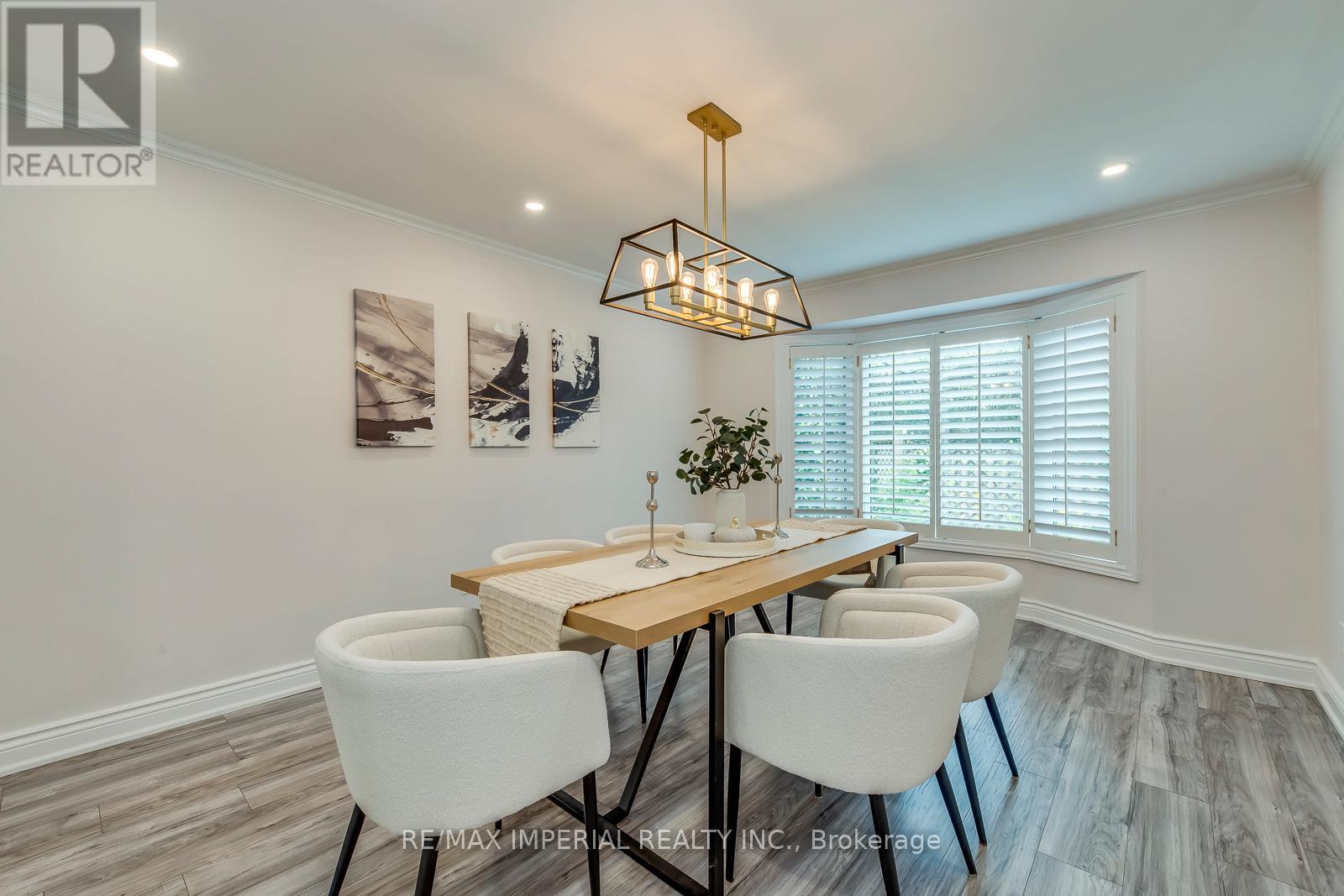 Photo 23 of 341 Acacia Court, Oakville ON