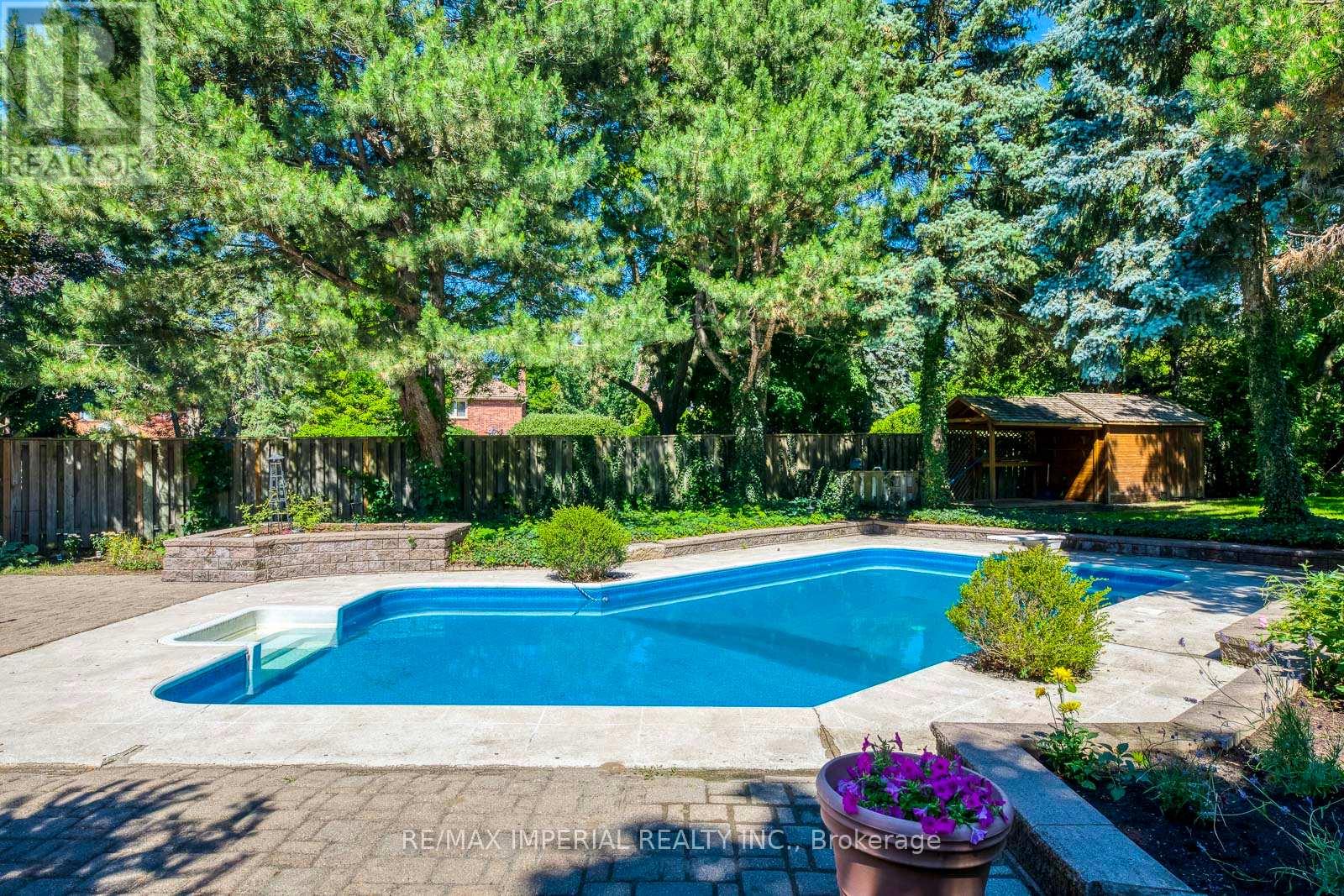 Photo 3 of 341 Acacia Court, Oakville ON