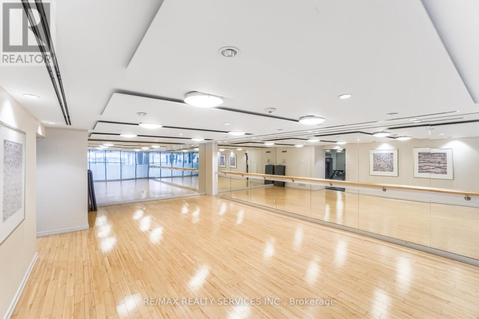 Photo 12 of 810 225 Webb Drive, Mississauga ON