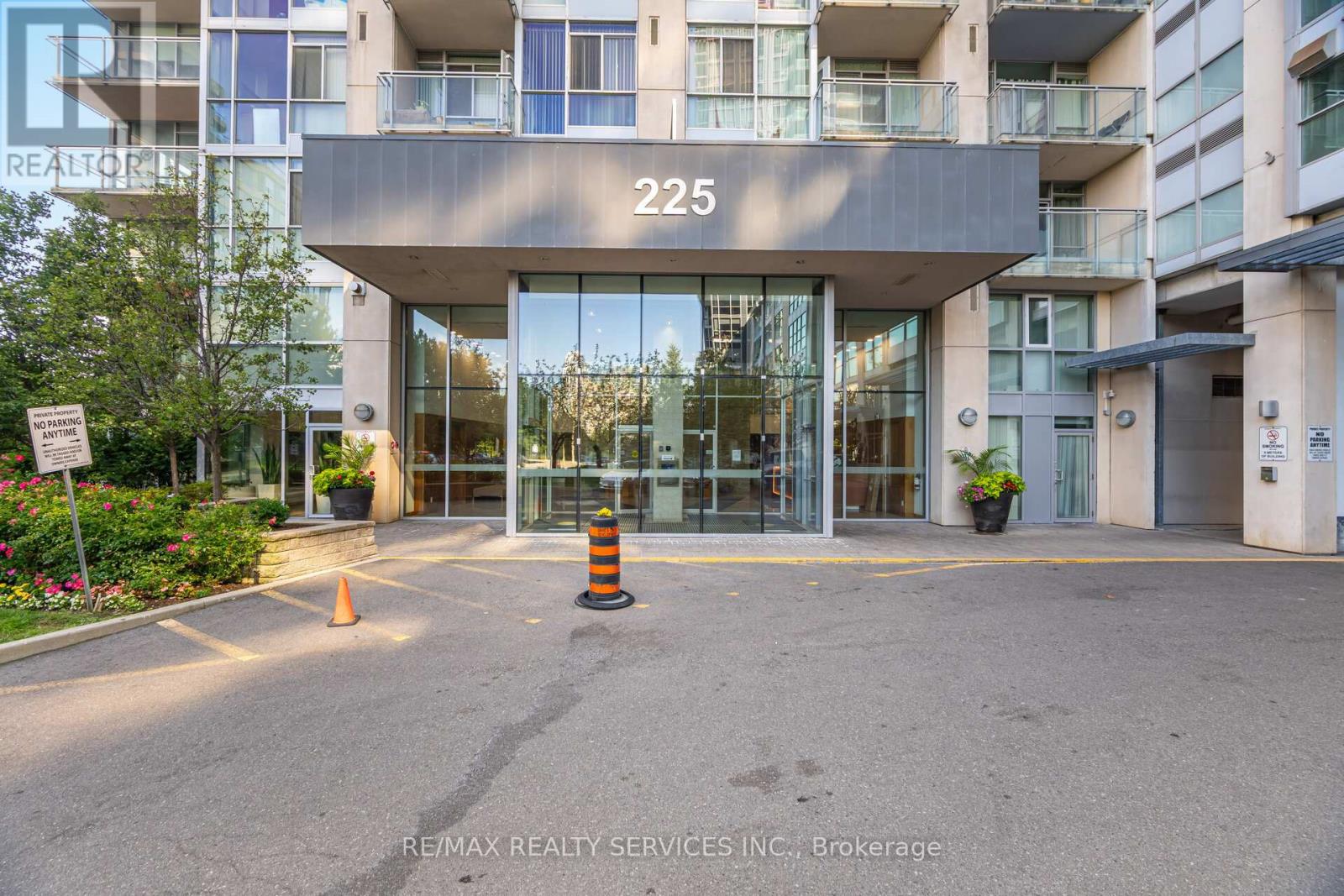 Photo 44 of 810 225 Webb Drive, Mississauga ON