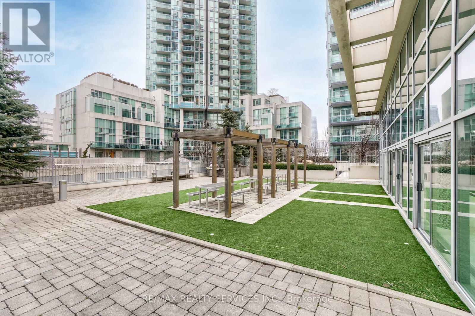 Photo 46 of 810 225 Webb Drive, Mississauga ON