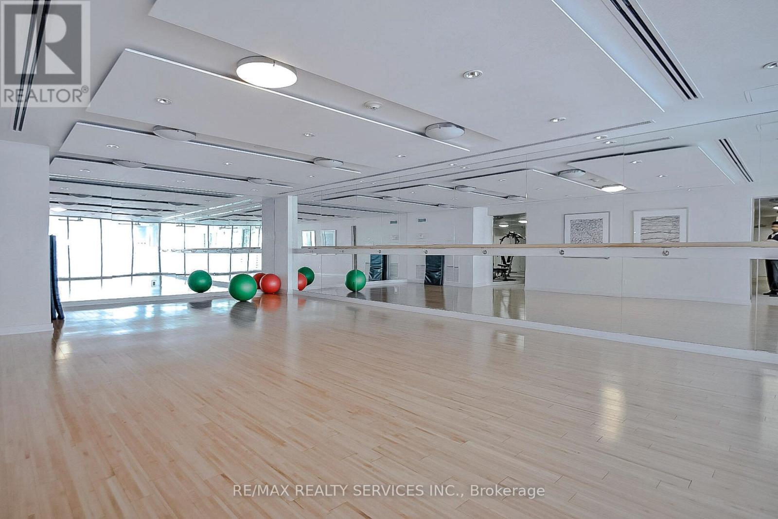 Photo 40 of 810 225 Webb Drive, Mississauga ON
