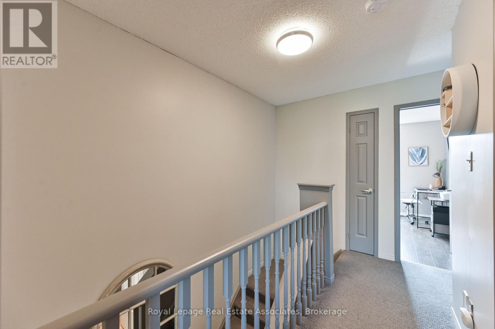 Photo 19 of 7514 Black Walnut Trail, Mississauga ON