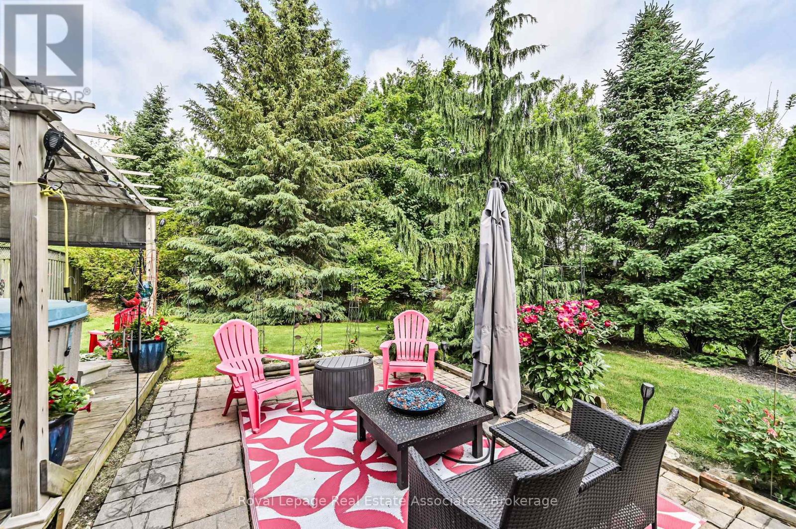 Photo 32 of 7514 Black Walnut Trail, Mississauga ON