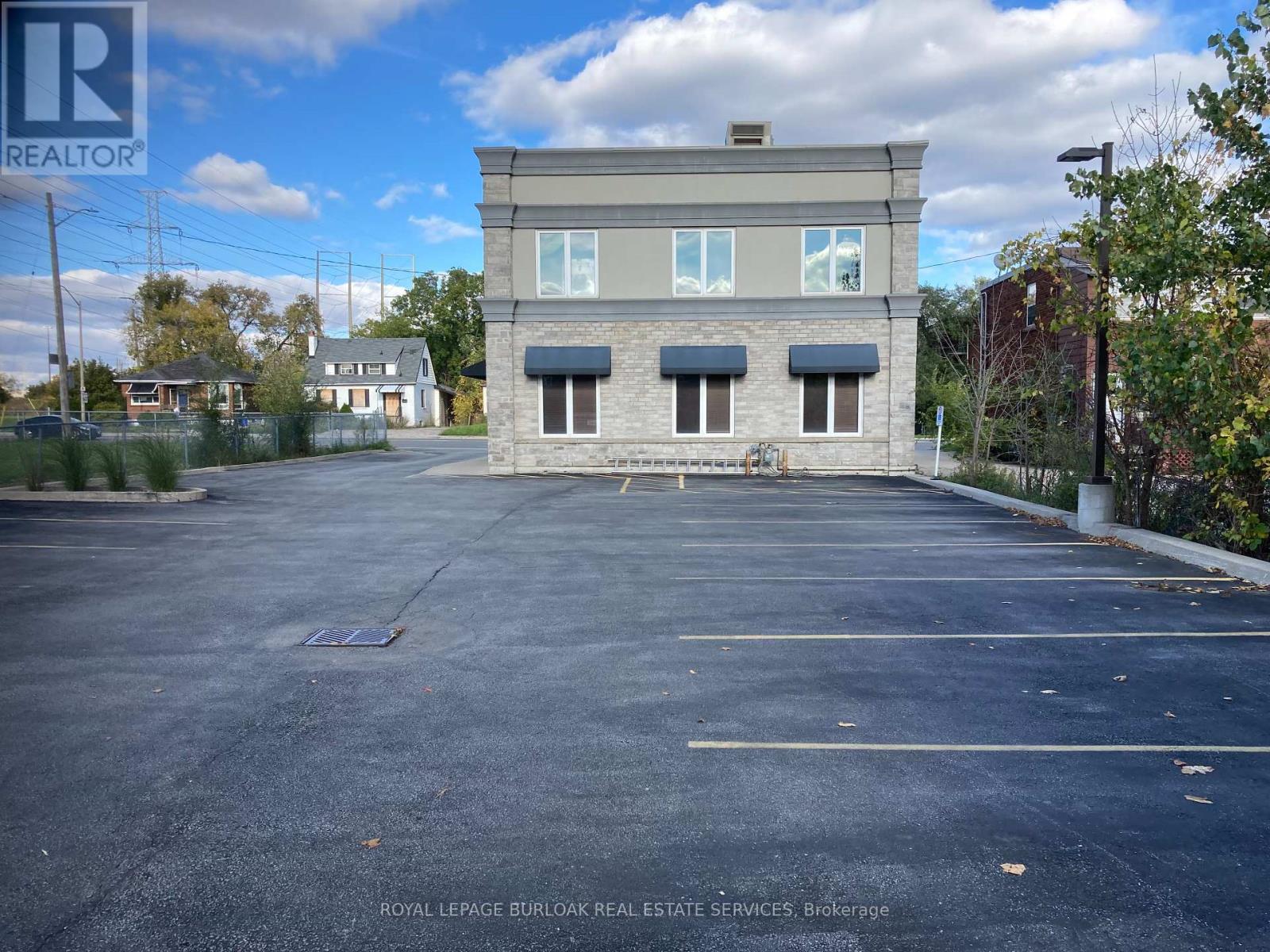 Photo 18 of 1066 Brant Street, Burlington ON