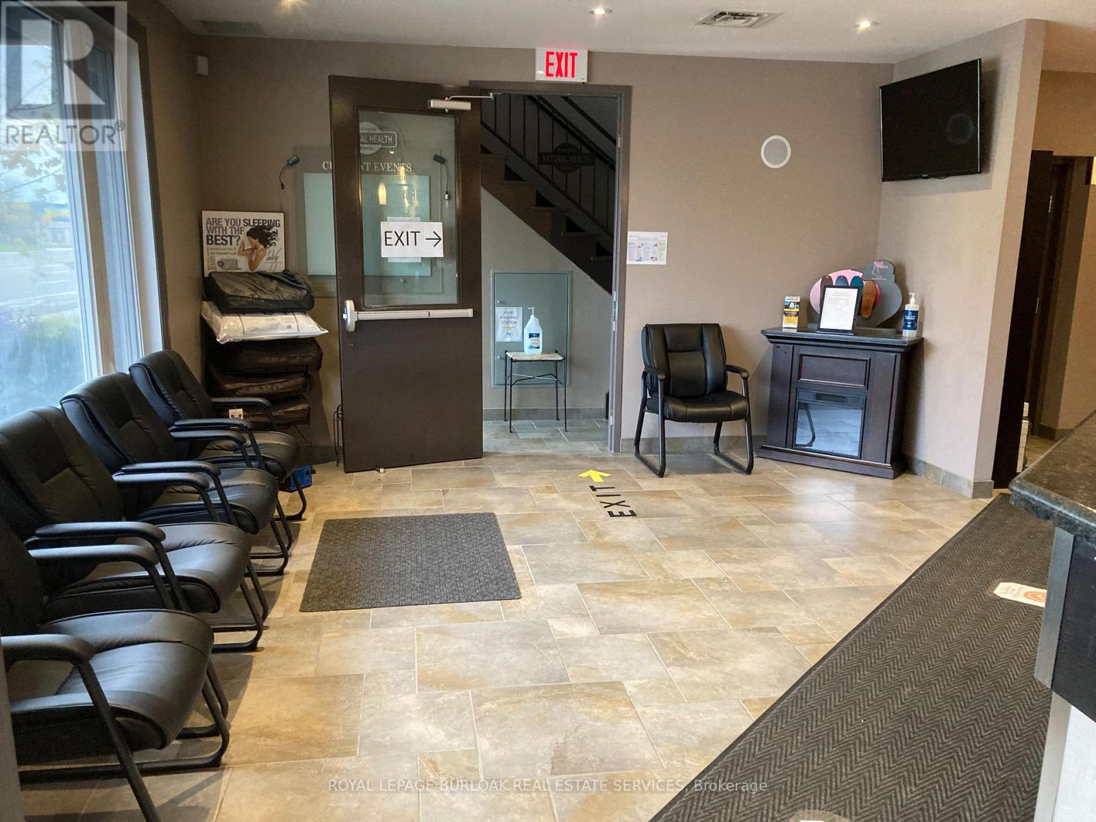 Photo 3 of 1066 Brant Street, Burlington ON