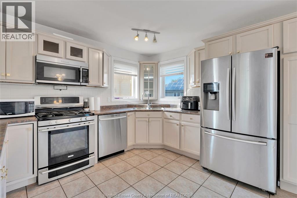 Photo 11 of 1414 Girard Drive, Lakeshore ON