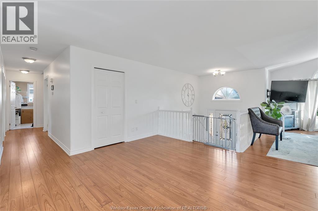 Photo 13 of 1414 Girard Drive, Lakeshore ON