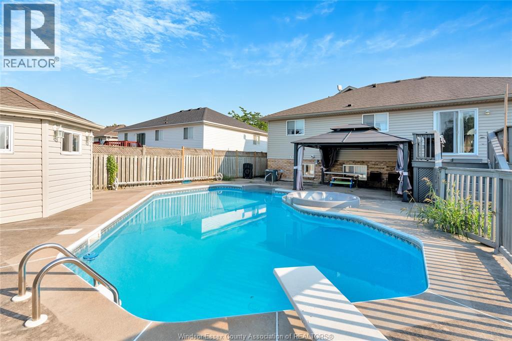 Photo 33 of 1414 Girard Drive, Lakeshore ON