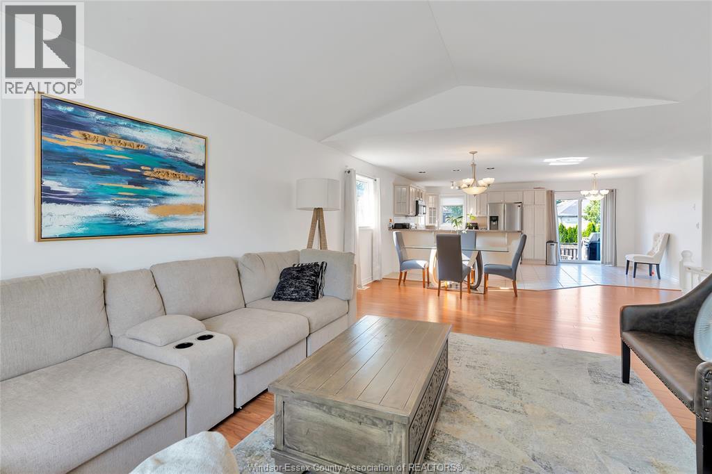 Photo 5 of 1414 Girard Drive, Lakeshore ON
