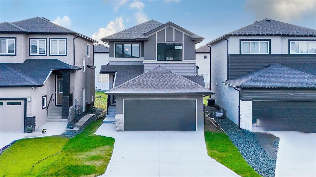 Photo 2 of 320 Crestmont Drive, Winnipeg MB