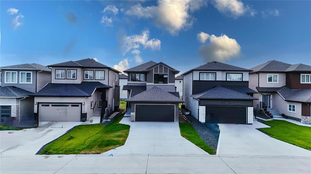 Photo 3 of 320 Crestmont Drive, Winnipeg MB