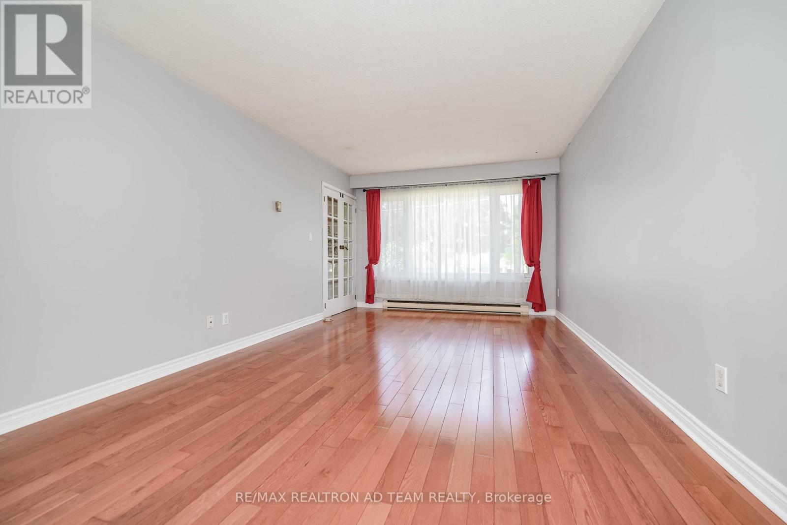 Photo 10 of 20 Little Avenue, Clarington ON