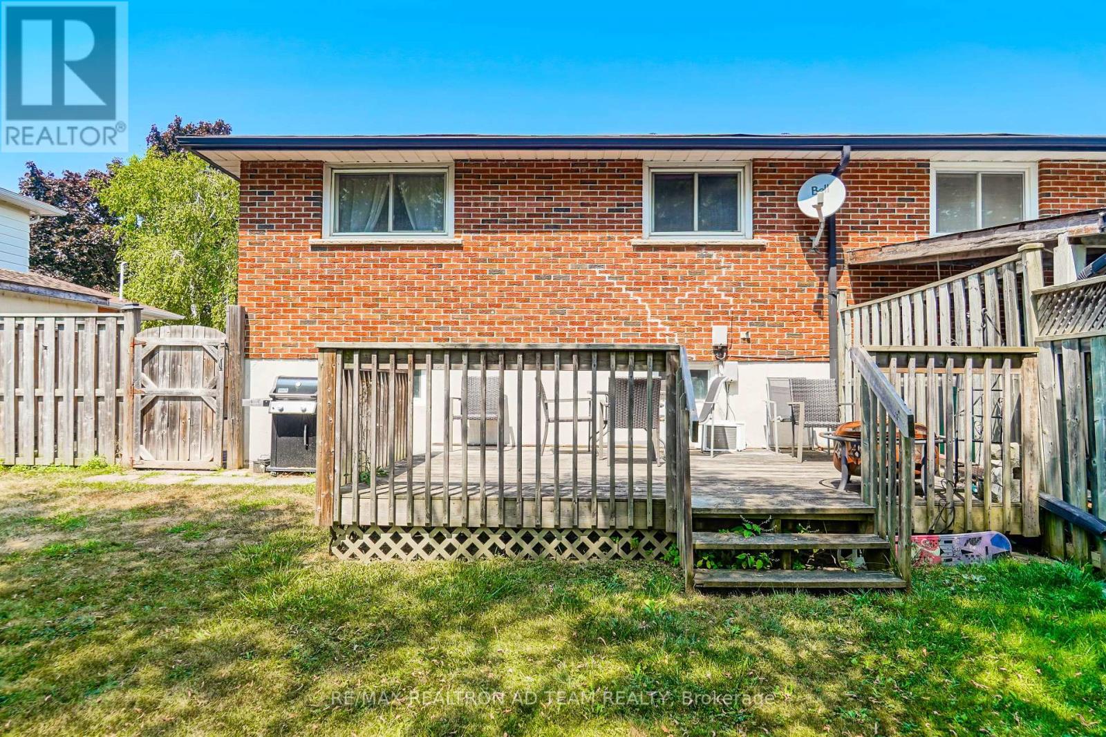 Photo 22 of 20 Little Avenue, Clarington ON