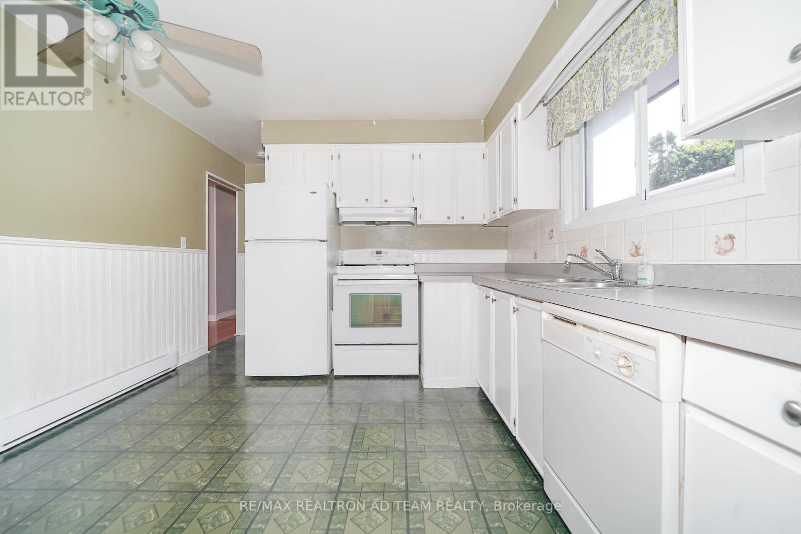 Photo 6 of 20 Little Avenue, Clarington ON