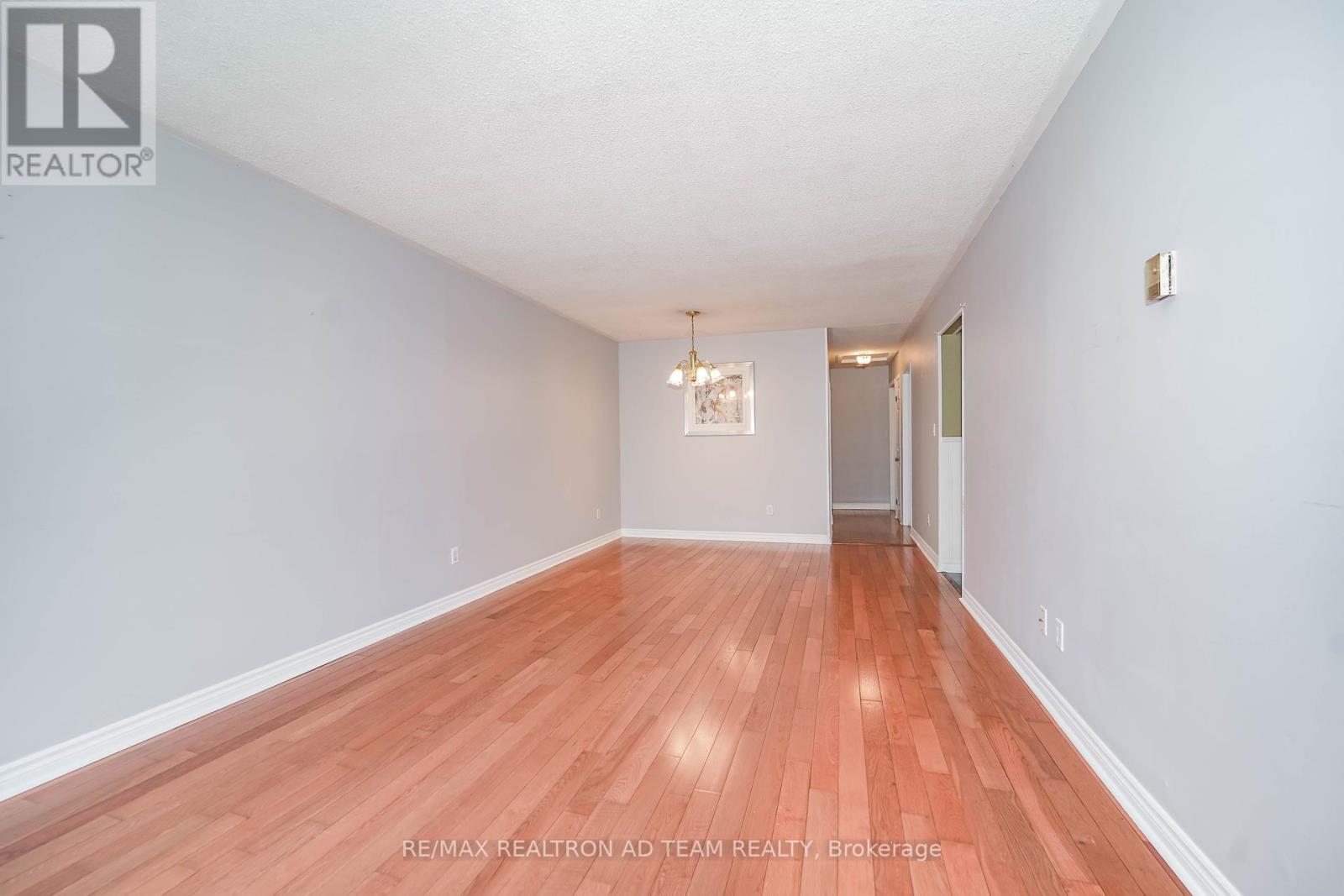Photo 9 of 20 Little Avenue, Clarington ON