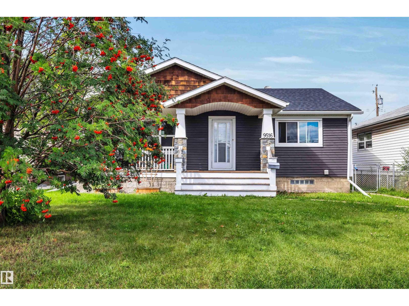 Photo 1 of 9516 63 Av Nw, Edmonton AB