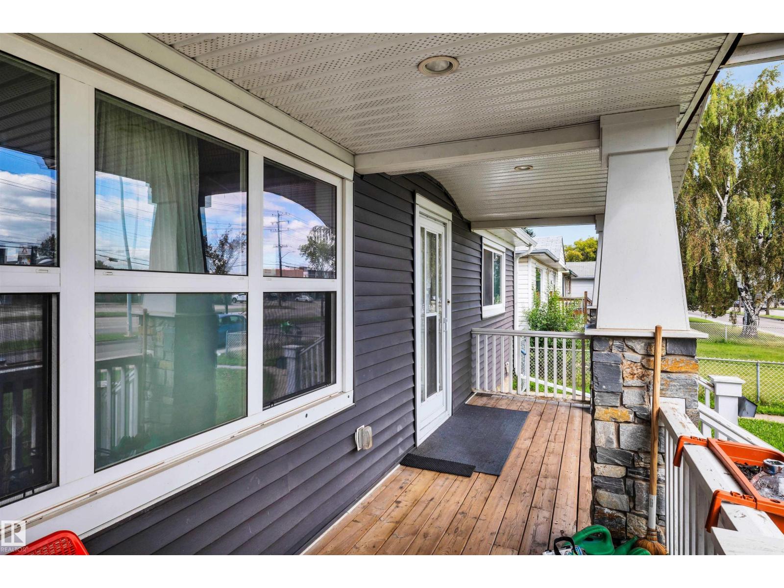 Photo 6 of 9516 63 Av Nw, Edmonton AB