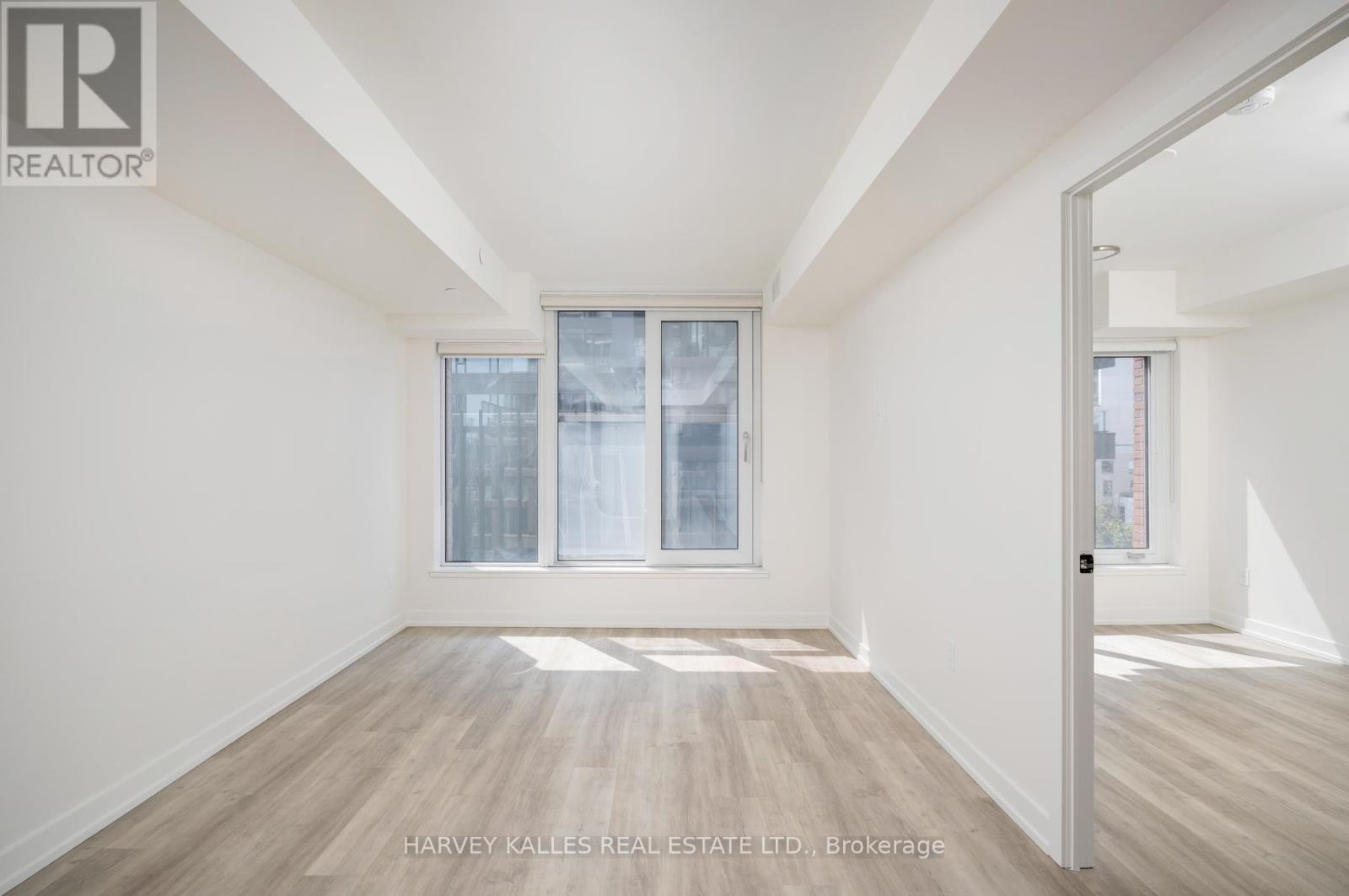Photo 14 of 507 2 Augusta Avenue, Toronto ON