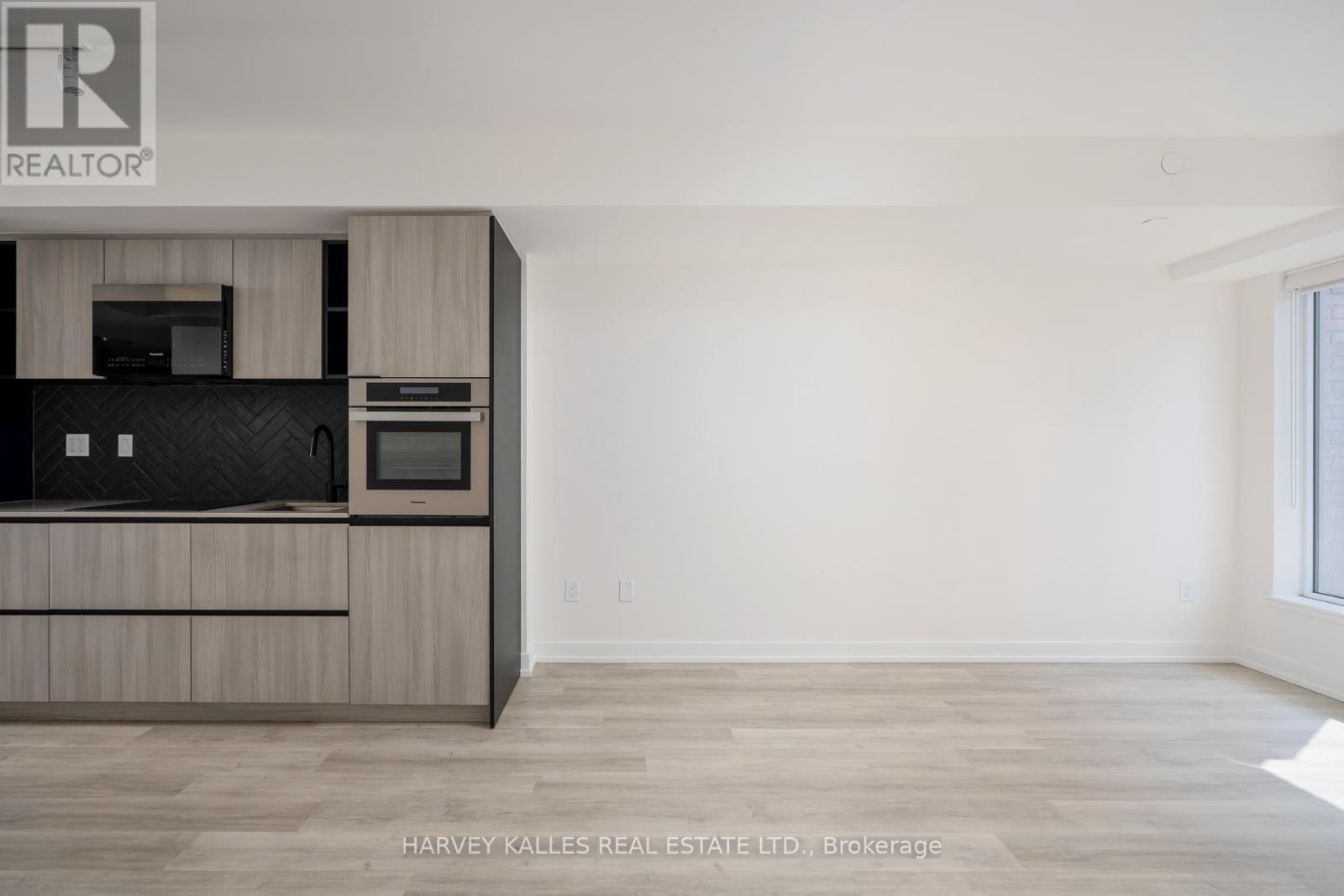Photo 15 of 507 2 Augusta Avenue, Toronto ON