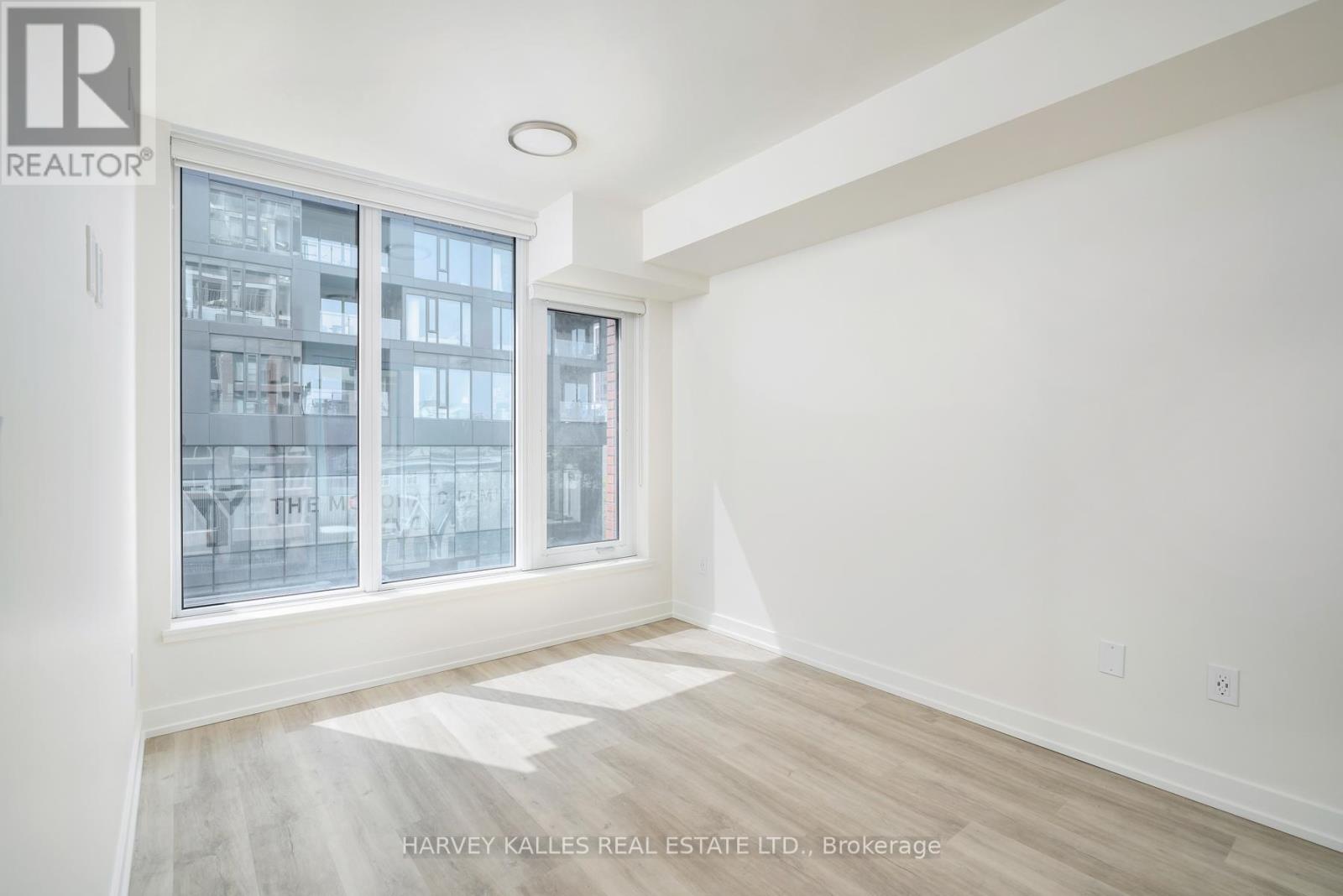 Photo 18 of 507 2 Augusta Avenue, Toronto ON
