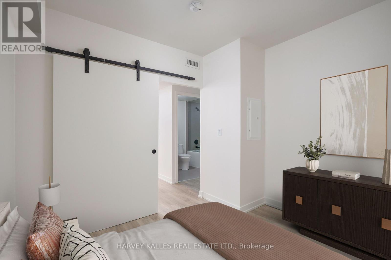 Photo 23 of 507 2 Augusta Avenue, Toronto ON