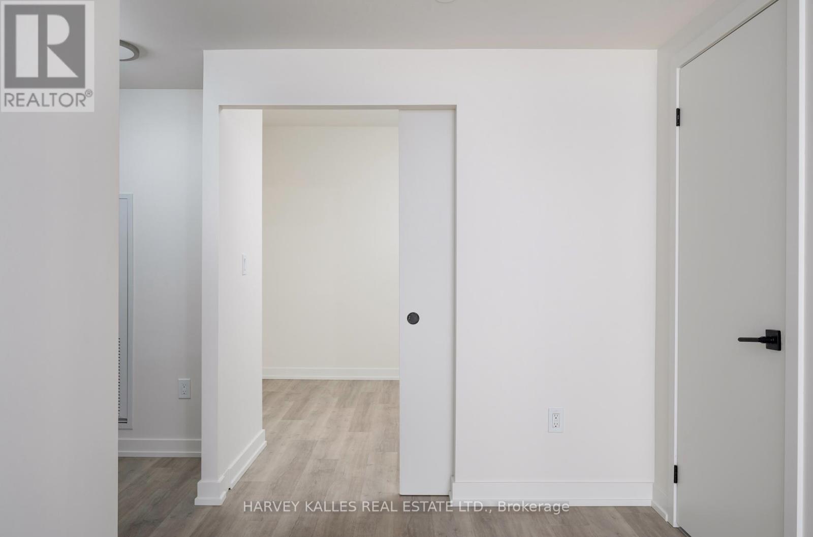 Photo 22 of 507 2 Augusta Avenue, Toronto ON