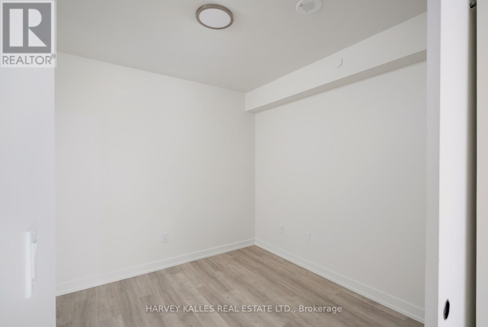Photo 24 of 507 2 Augusta Avenue, Toronto ON
