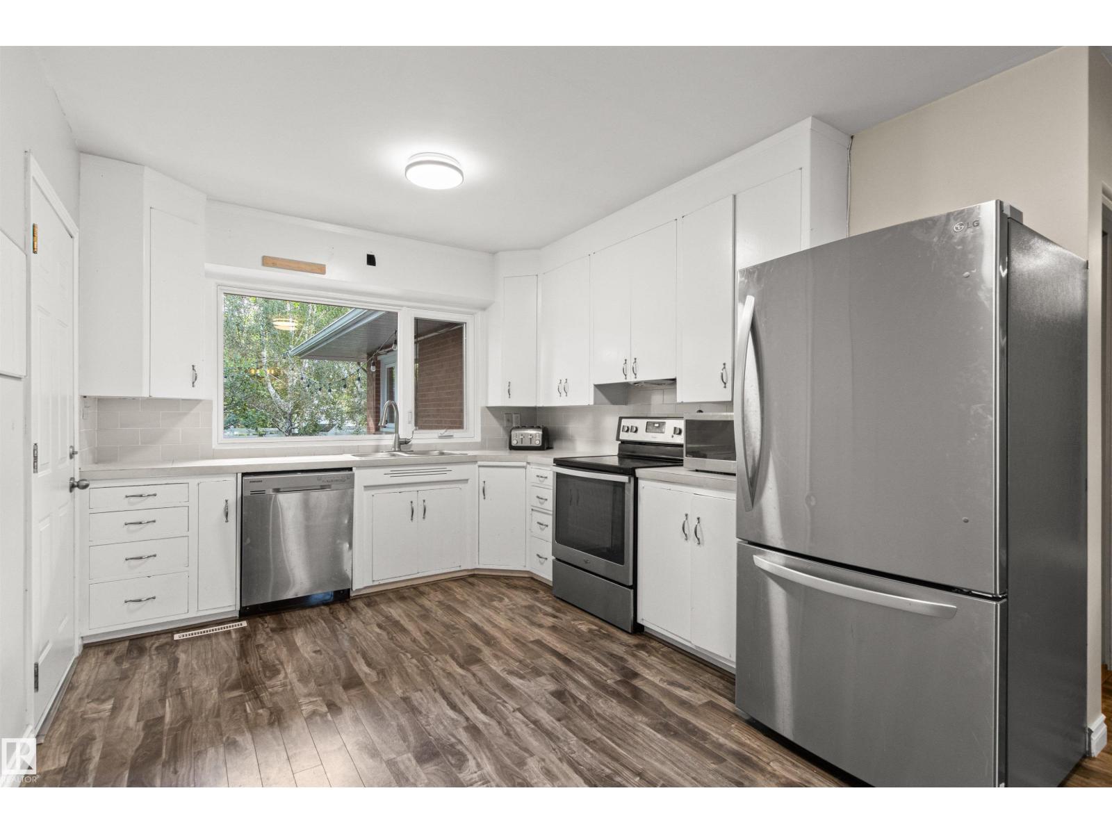 Photo 18 of 11819 75 Av Nw, Edmonton AB