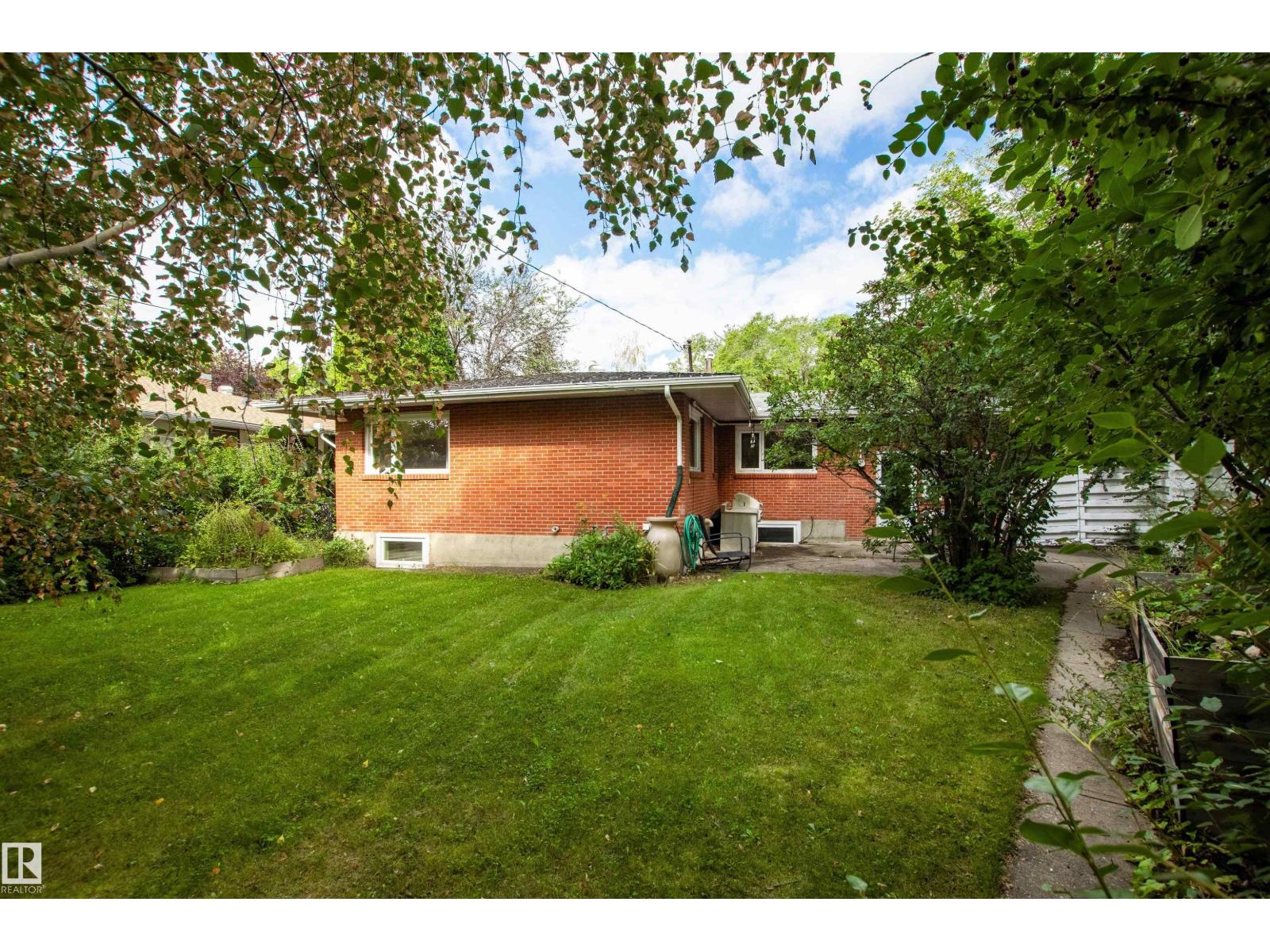 Photo 61 of 11819 75 Av Nw, Edmonton AB