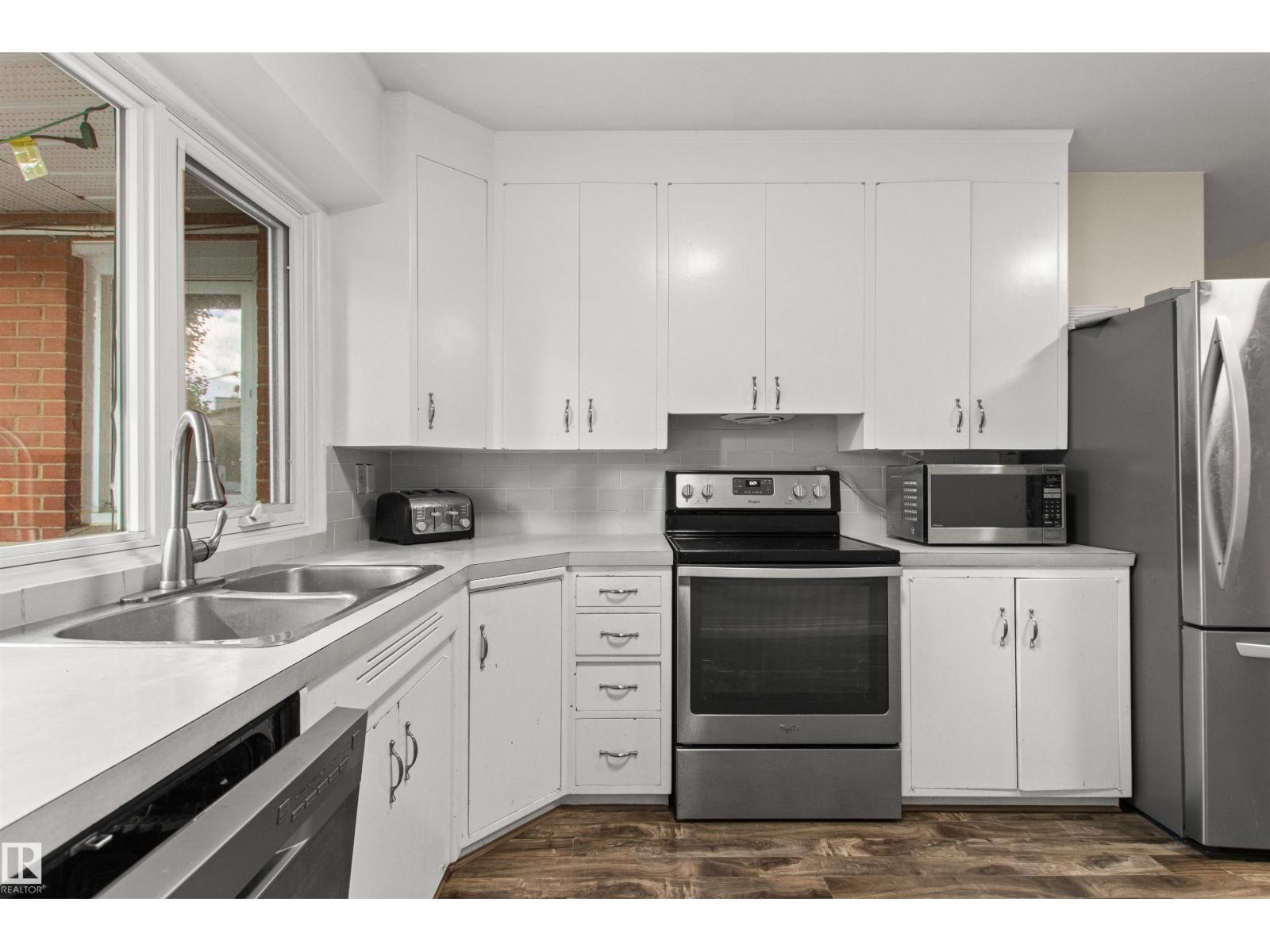 Photo 16 of 11819 75 Av Nw, Edmonton AB