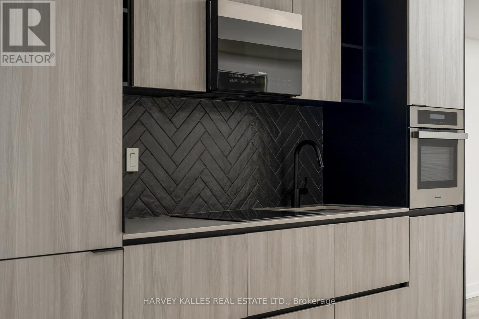 Photo 6 of 507 2 Augusta Avenue, Toronto ON