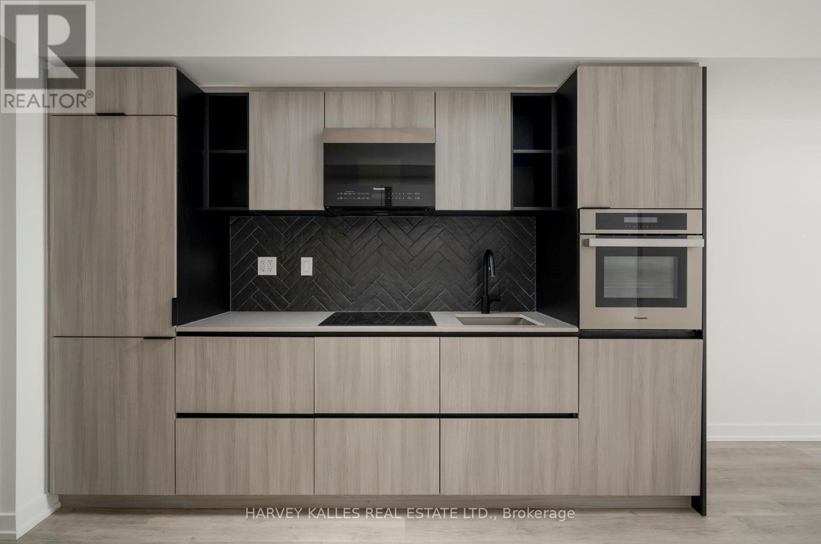 Photo 9 of 507 2 Augusta Avenue, Toronto ON