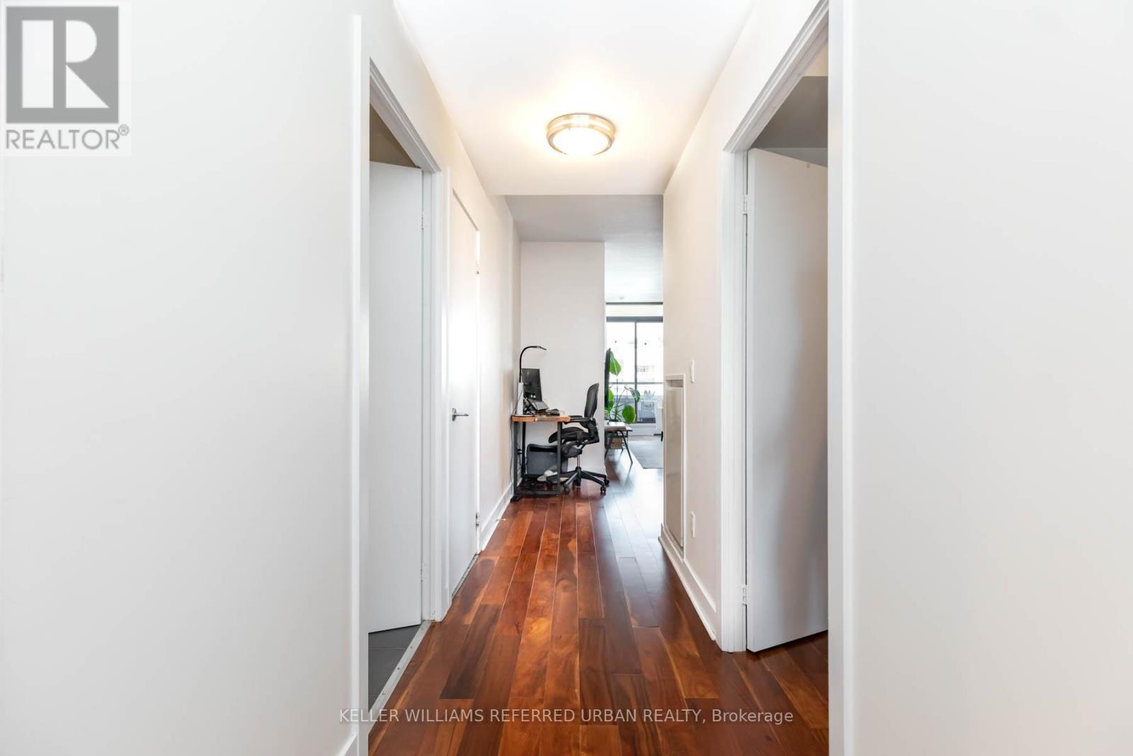 Photo 2 of 905 438 King Street W, Toronto ON