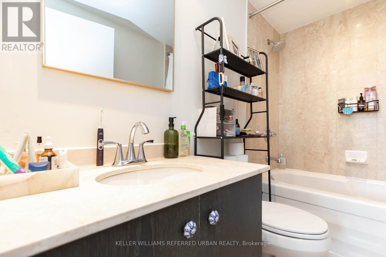 Photo 16 of 905 438 King Street W, Toronto ON