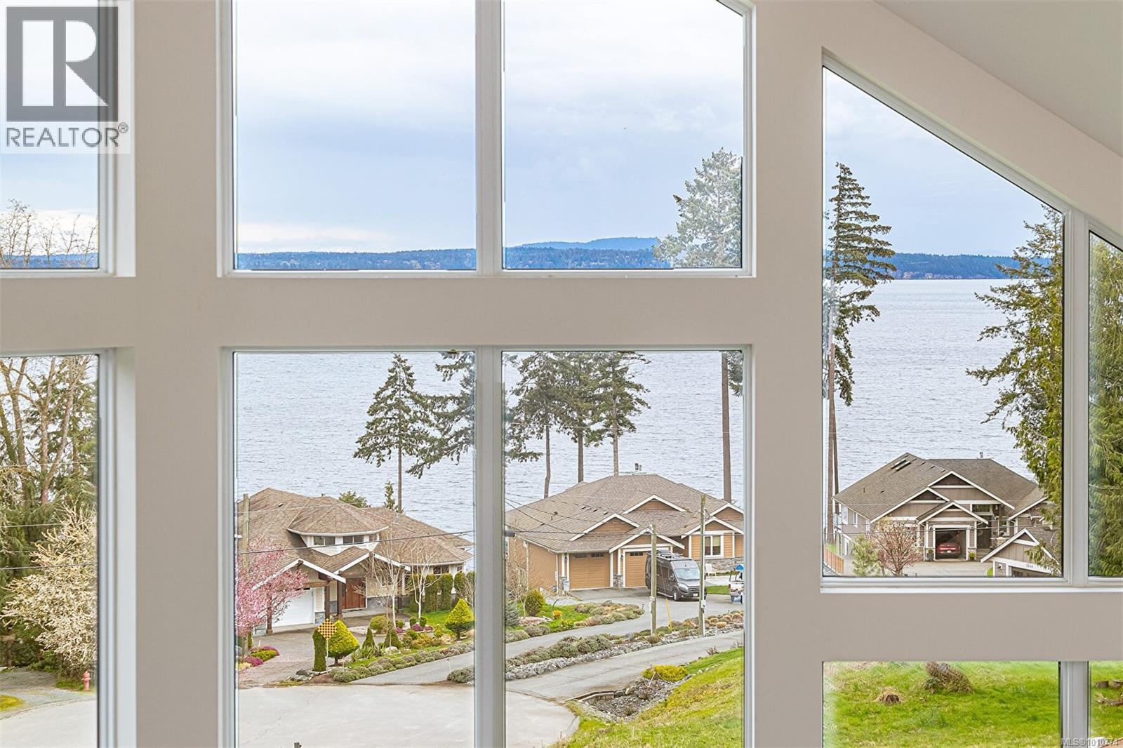 Photo 20 of 10801 Guilbride Dr, Ladysmith BC
