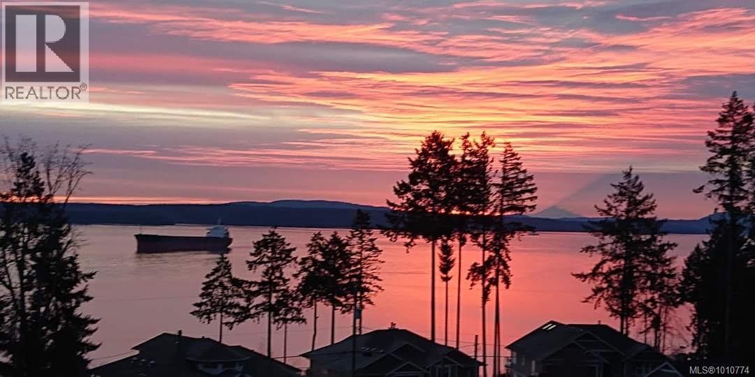 Photo 14 of 10801 Guilbride Dr, Ladysmith BC