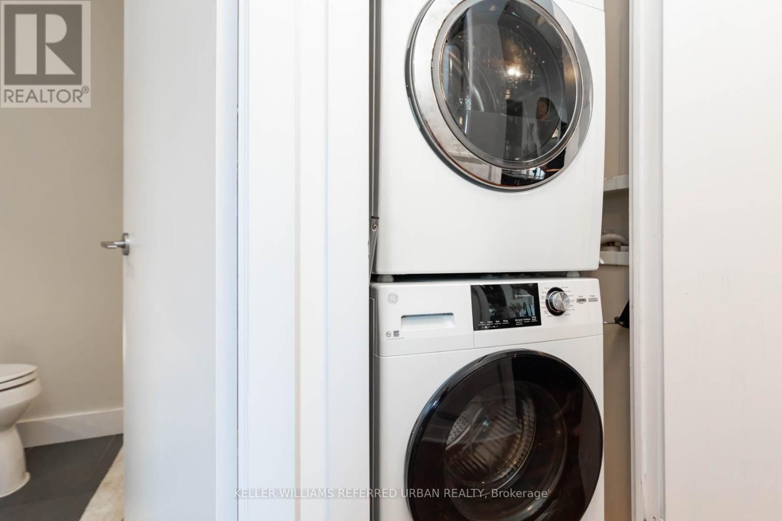 Photo 20 of 905 438 King Street W, Toronto ON