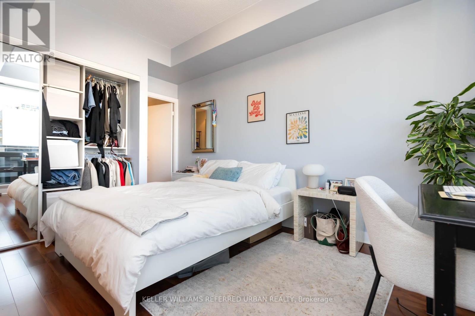 Photo 13 of 905 438 King Street W, Toronto ON