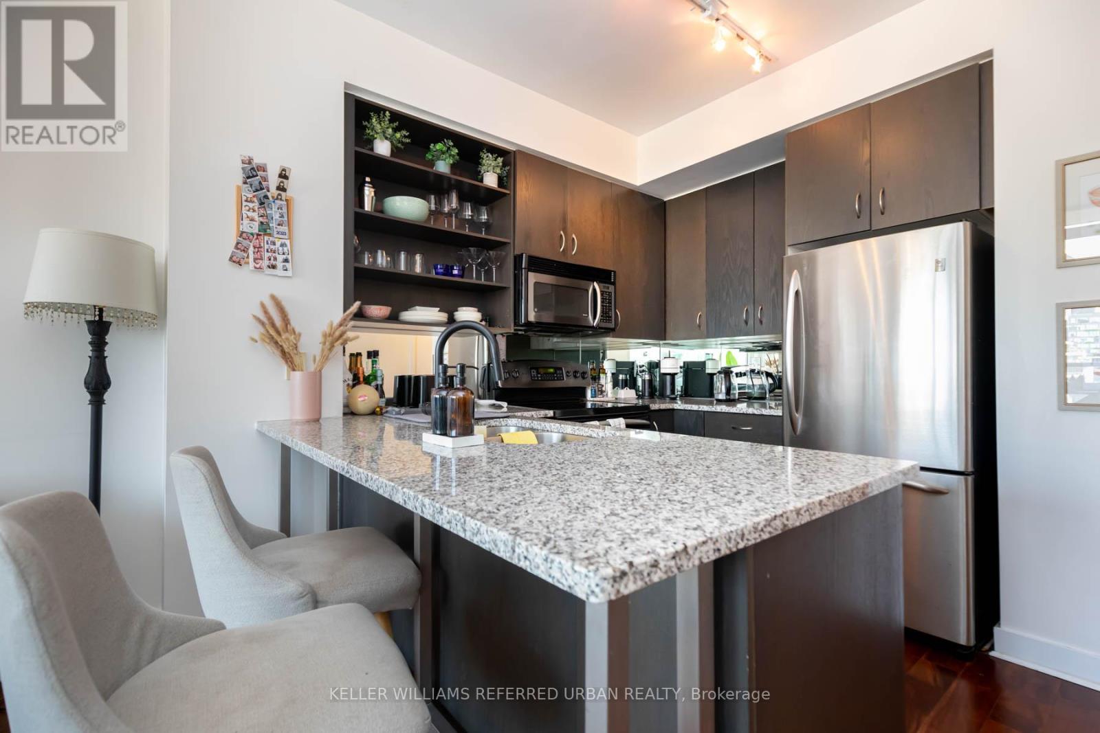 Photo 7 of 905 438 King Street W, Toronto ON