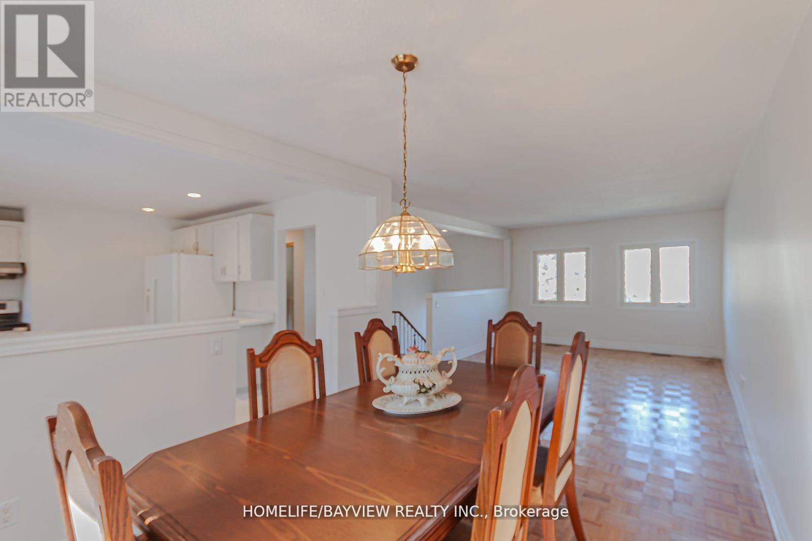 Photo 12 of 49 Hilltop Court, Caledon ON